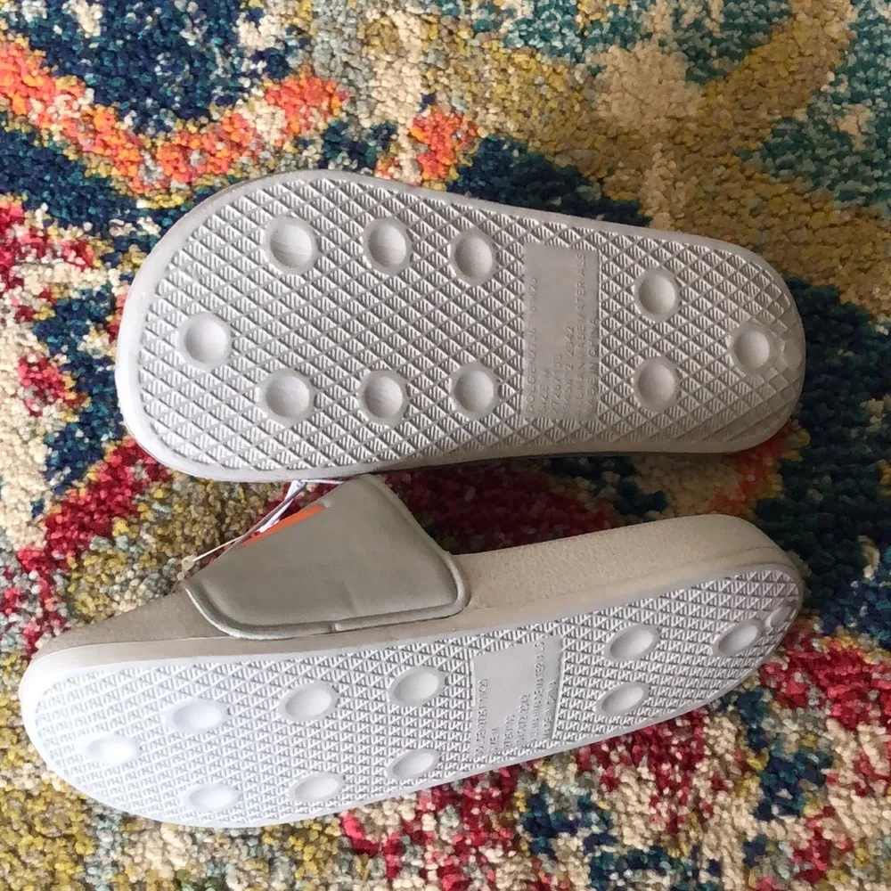 🧜🏼‍♀️3 for $15 item!🧜🏼‍♀️ slam dunk basketball slides - Picture 2 of 2